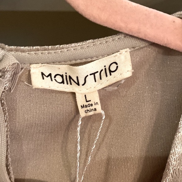 Main Strip NWT Gorgeous Gold/Cream Velour Junior Dress 👗 Size Large - Picture 7 of 16